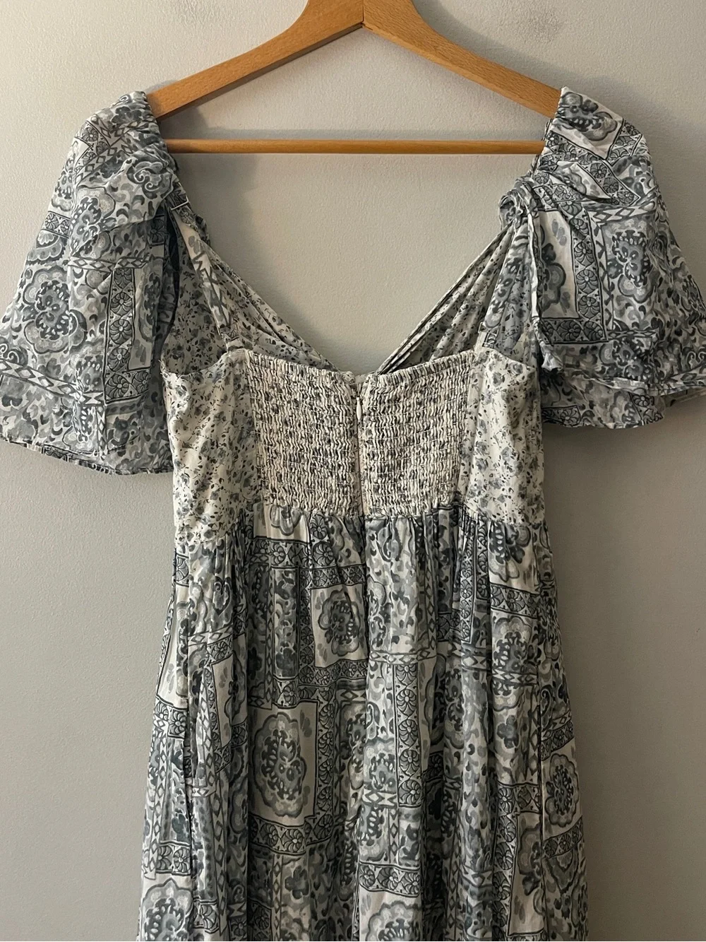 Boho Maxi Dress Cottagecore Flutter Sleeve Tiered Floral Abercrombie Size Small